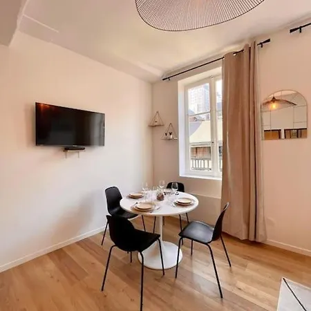 Apartment Centre De *